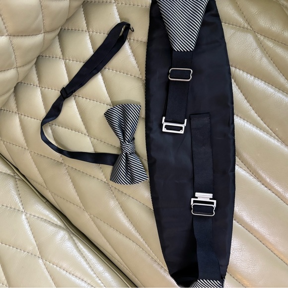Black & Silver Men's Cummerbund & Bow Tie Set - used just once on a cruise. - Picture 4 of 6